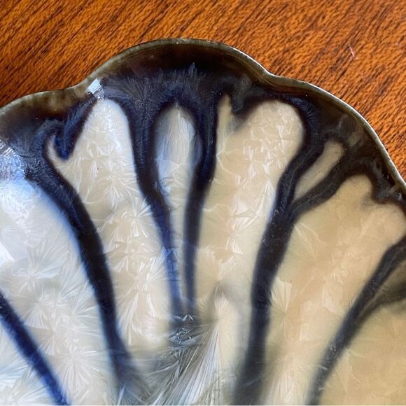 Edgecomb Potters Maine Shell Variegated Dish Blue Cream With Crystalline Glaze - Picture 6 of 12